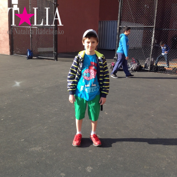 Утро, мы идем в школу.